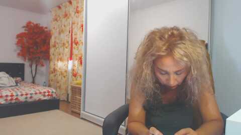 merlyn4u @ myfreecams on 20231018