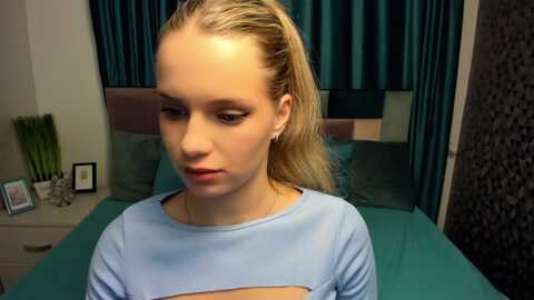 miramauer @ myfreecams on 20231018