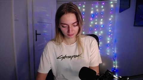 personyouneed @ myfreecams on 20231018