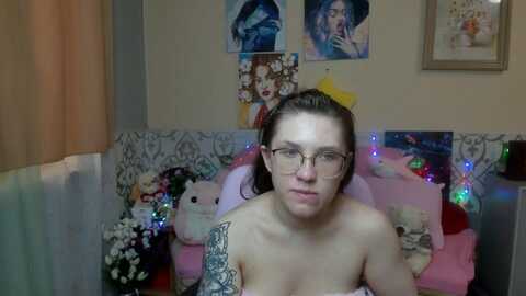 reginasmilee @ myfreecams on 20231018