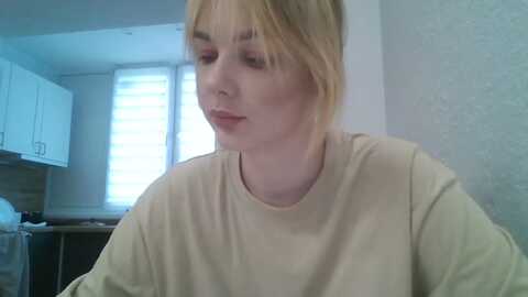 roxiesinner @ myfreecams on 20231018