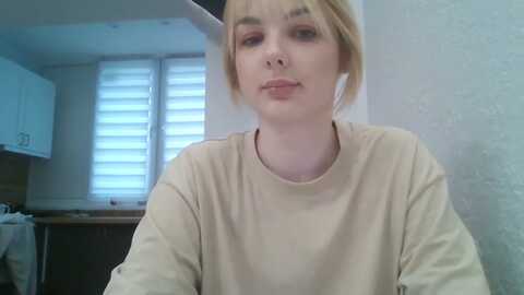 roxiesinner @ myfreecams on 20231018