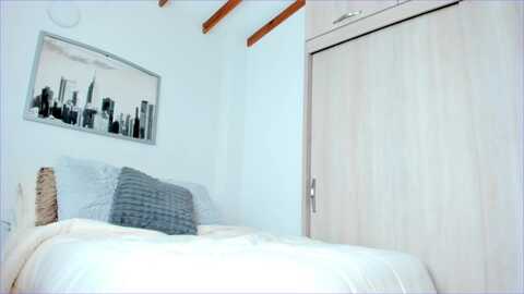 salogarces @ myfreecams on 20231018