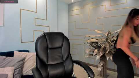 zoepresley1 @ myfreecams on 20231018