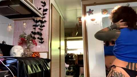 alt_aussie @ myfreecams on 20231019