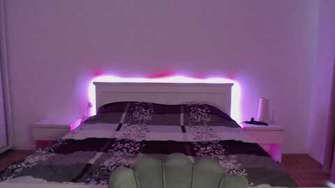 angelafaye @ myfreecams on 20231019