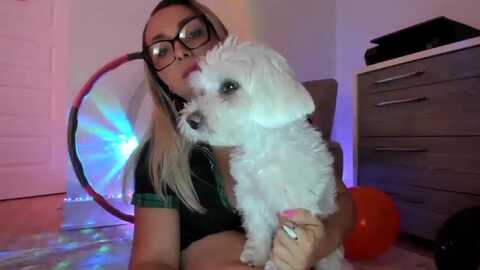 bustyleila @ myfreecams on 20231019