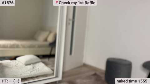 bustymiaaa @ myfreecams on 20231019