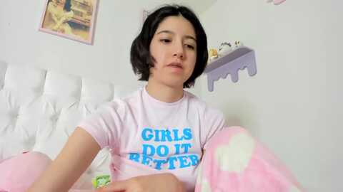 cherrycute666 @ myfreecams on 20231019