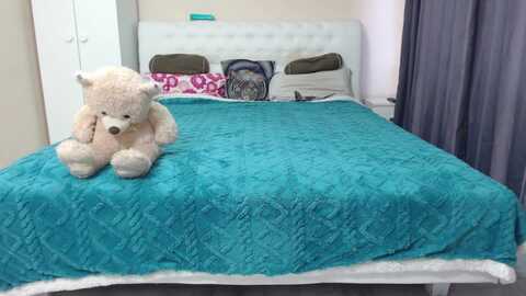 daddyisssues1 @ myfreecams on 20231019