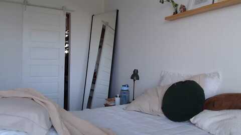 demmetria @ myfreecams on 20231019