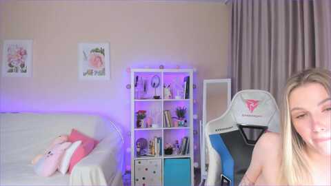 effy_beauty @ myfreecams on 20231019