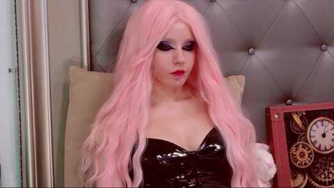 freyagold @ myfreecams on 20231019