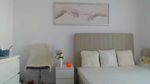 hrystina_ @ myfreecams on 20231019