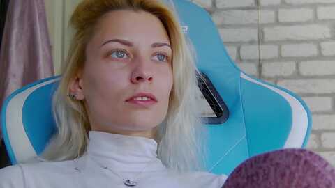 karoline121 @ myfreecams on 20231019