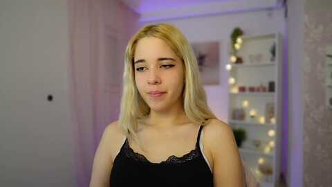 katie_kush18 @ myfreecams on 20231019