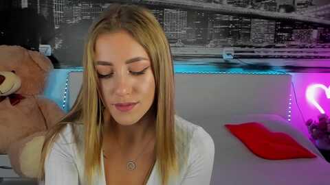 laangel @ myfreecams on 20231019