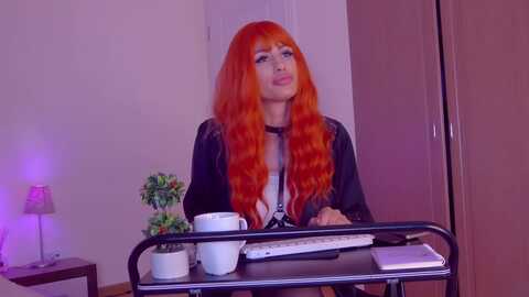 lorettelorena @ myfreecams on 20231019