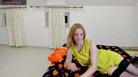 marieandrea @ myfreecams on 20231019