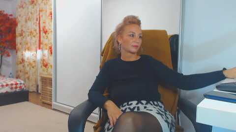 merlyn4u @ myfreecams on 20231019