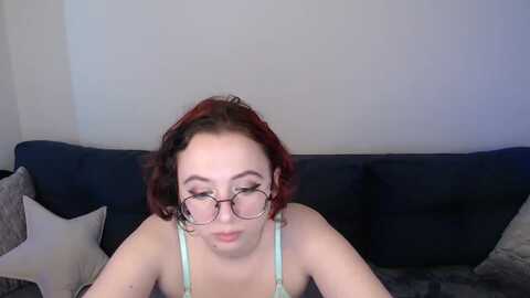 mini_diva @ myfreecams on 20231019