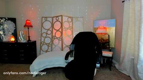 nadiatiger @ myfreecams on 20231019