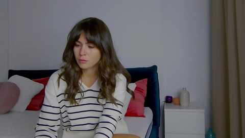 naiasummer @ myfreecams on 20231019