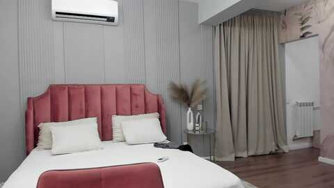 nelliecutest @ myfreecams on 20231019