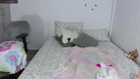 piel_jones @ myfreecams on 20231019