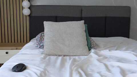 saradimond @ myfreecams on 20231019