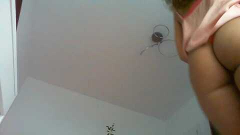 sweetangell18 @ myfreecams on 20231019