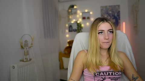 tina_nappi18 @ myfreecams on 20231019