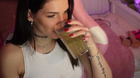 ashleyjohnes @ myfreecams on 20231020