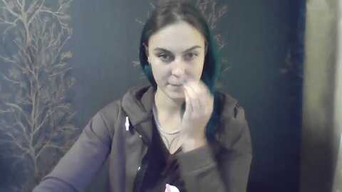 bird_blue @ myfreecams on 20231020