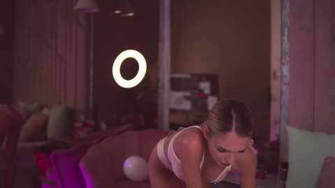 esmeainsley @ myfreecams on 20231020