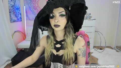 jaylabliss @ myfreecams on 20231020