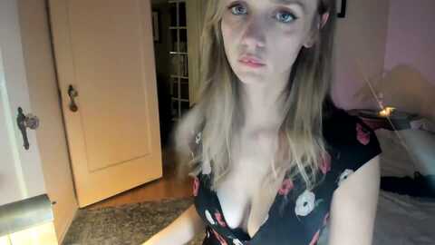 muffinmoon @ myfreecams on 20231020