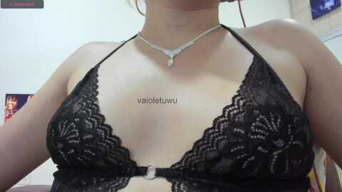vaiolet1314 @ myfreecams on 20231020