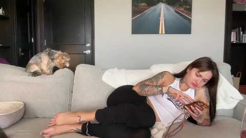 aishanebulski @ myfreecams on 20231021