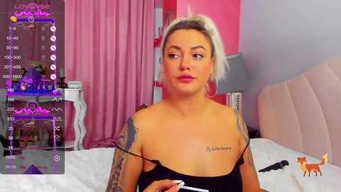 foxxyclarise @ myfreecams on 20231021