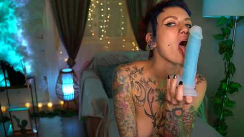 grinnnieee @ myfreecams on 20231021