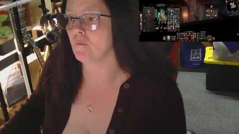 harriett55 @ myfreecams on 20231021