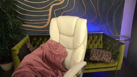 icedanielle @ myfreecams on 20231021