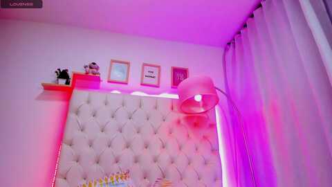 isabela_duran @ myfreecams on 20231021