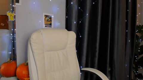 jennifermoris @ myfreecams on 20231021