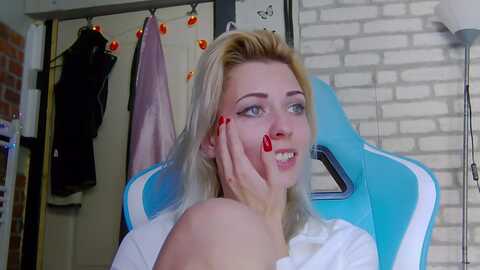 karoline121 @ myfreecams on 20231021