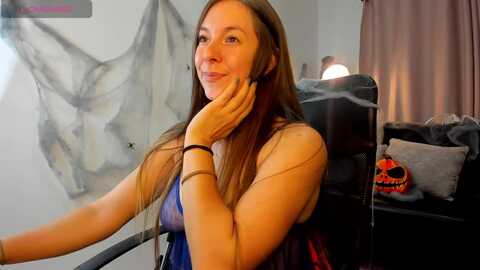 maite_19x_ @ myfreecams on 20231021