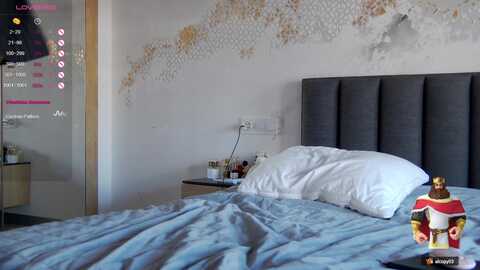 maripsis @ myfreecams on 20231021