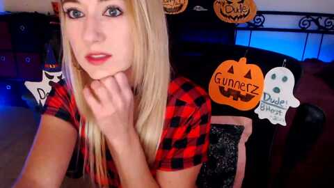 southernskye @ myfreecams on 20231021