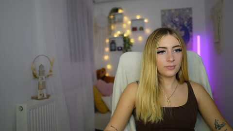 tina_nappi18 @ myfreecams on 20231021